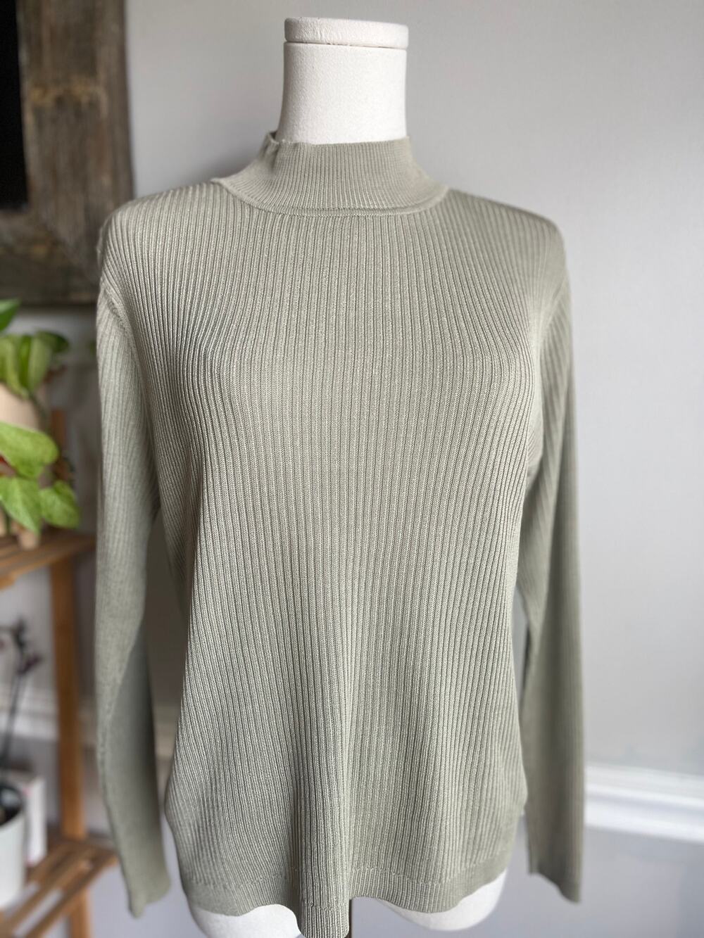 Vintage 90s Sage Green Mockneck Blouse Silk Long Sleeve Knit Size Medium